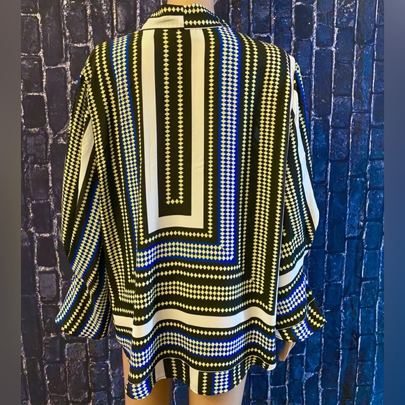 NY &CO Bowed and Beautiful - Picture 4 of 5